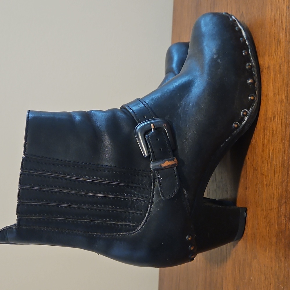 Dansko Rihanna women’s leather studded heeled boots, Size 39